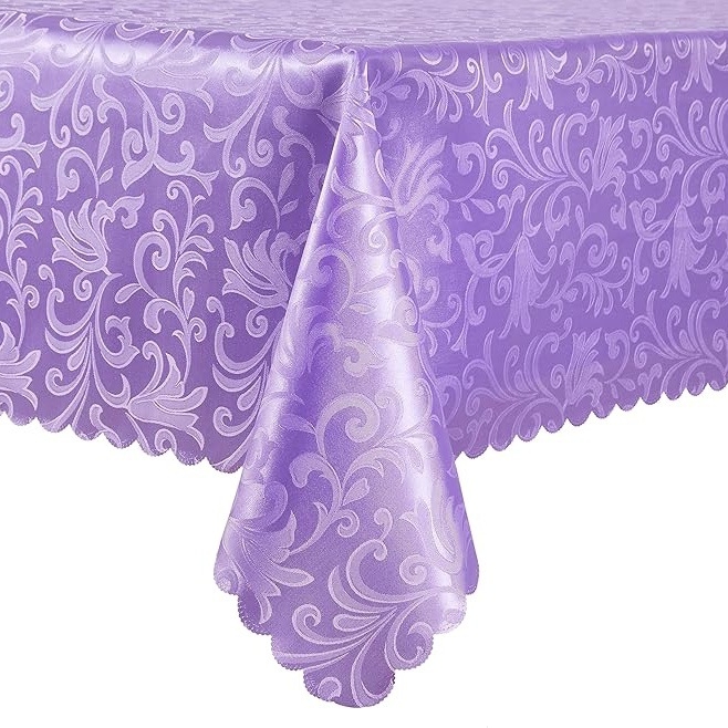 Hullámos szélű, téglalap alakú, jacquard szatén terítő, sokféle alkalomra alkalmas, több színben kapható