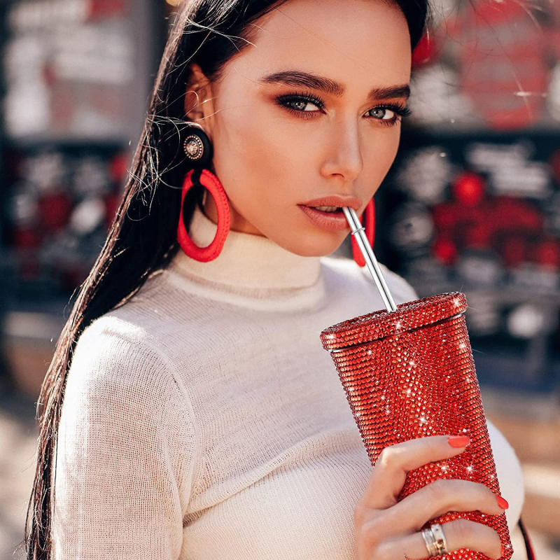 Határokon átnyúló, gyémánttal kirakott szigetelt vizespohár, kétrétegű szívószálas pohár, gyémánt italospohár, ivópohár, finom ajándékpohár, hideg pohár