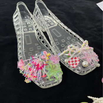 Krokodillkingad Kristallkingad Želeekingad Krokodillkingad Lillelised želeekingad Dekoratiivsed kingalilled Isetegemise aksessuaarid Kingalilled Kingapandaalid