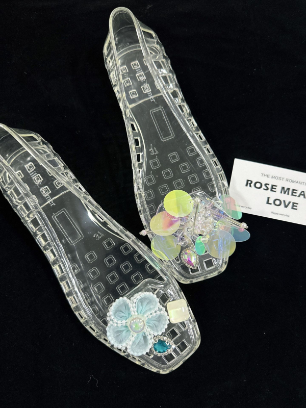 Krokodillkingad Kristallkingad Želeekingad Krokodillkingad Lillelised želeekingad Dekoratiivsed kingalilled Isetegemise aksessuaarid Kingalilled Kingapandaalid