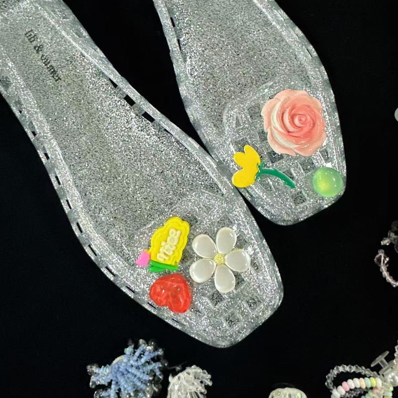 Krokodillkingad Kristallkingad Želeekingad Krokodillkingad Lillelised želeekingad Dekoratiivsed kingalilled Isetegemise aksessuaarid Kingalilled Kingapandaalid