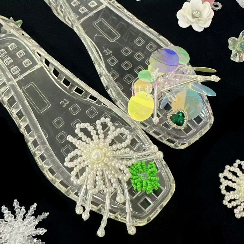 Krokodillkingad Kristallkingad Želeekingad Krokodillkingad Lillelised želeekingad Dekoratiivsed kingalilled Isetegemise aksessuaarid Kingalilled Kingapandaalid