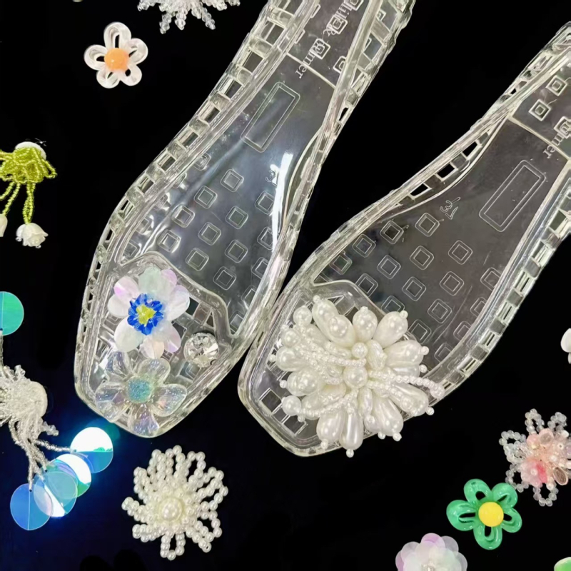 Krokodillkingad Kristallkingad Želeekingad Krokodillkingad Lillelised želeekingad Dekoratiivsed kingalilled Isetegemise aksessuaarid Kingalilled Kingapandaalid