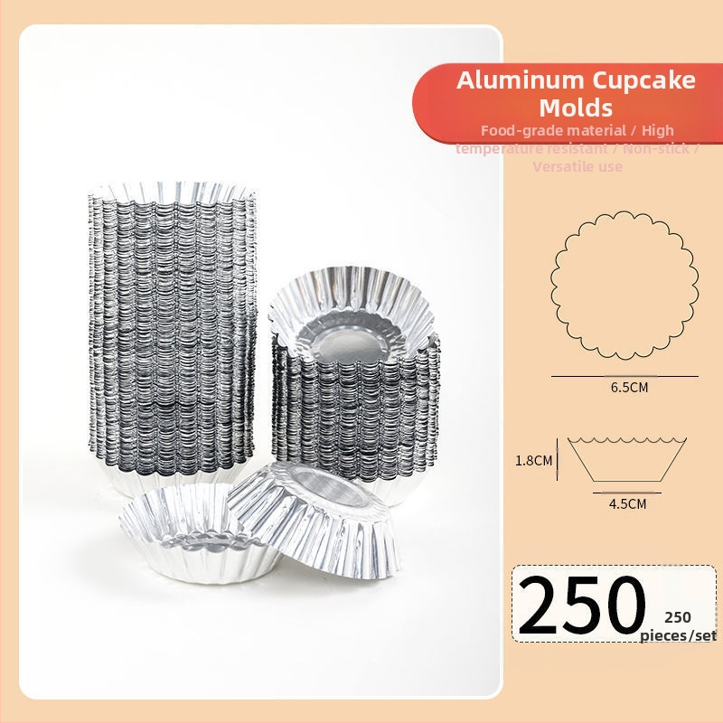 Ühekordselt kasutatav krüsanteemikoogi vorm, ümmargune plekkfooliumist tass, munakoogipuding, hobuserauakujuline koogisupi täidisekott, plekk-paberikauss