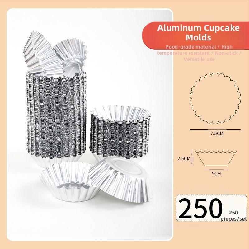 Ühekordselt kasutatav krüsanteemikoogi vorm, ümmargune plekkfooliumist tass, munakoogipuding, hobuserauakujuline koogisupi täidisekott, plekk-paberikauss