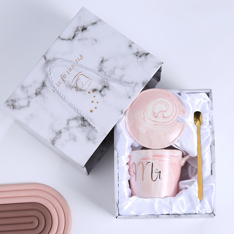 Asmeninis puodelis, keraminis puodelis su dangteliu, šaukšteliu, maža dovana, poros geriamasis puodelis namams, kavos puodelis, vyriškas ir moteriškas arbatos puodelis