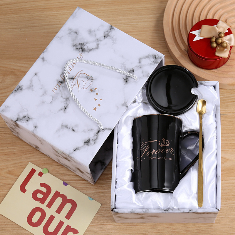 Asmeninis puodelis, keraminis puodelis su dangteliu, šaukšteliu, maža dovana, poros geriamasis puodelis namams, kavos puodelis, vyriškas ir moteriškas arbatos puodelis