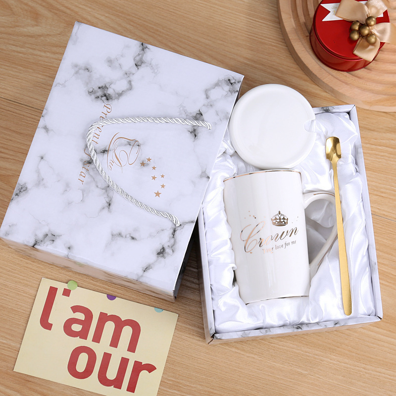 Asmeninis puodelis, keraminis puodelis su dangteliu, šaukšteliu, maža dovana, poros geriamasis puodelis namams, kavos puodelis, vyriškas ir moteriškas arbatos puodelis