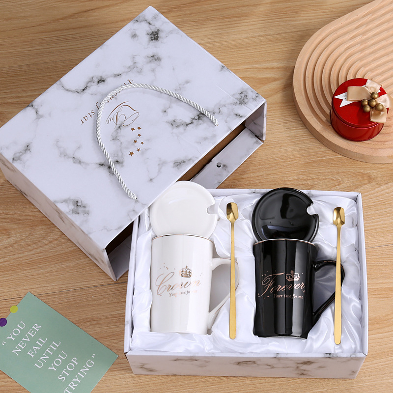 Asmeninis puodelis, keraminis puodelis su dangteliu, šaukšteliu, maža dovana, poros geriamasis puodelis namams, kavos puodelis, vyriškas ir moteriškas arbatos puodelis