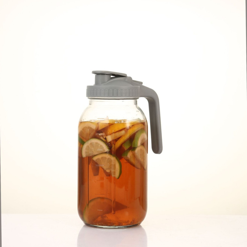 „Crossborder“ 64 uncijų talpos permatomas stiklinis šalto vandens ąsotis su rankena, nerūdijančio plieno arbatos sietelis su svarstyklėmis, šaldytuvo arbatos sietelio modelis