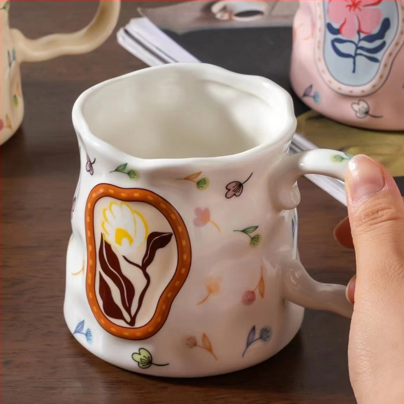 Uus toode Väike punane raamat Raputa Heli Internet Populaarne loominguline käsitsi sõtkuv keraamiline kruus Reklaamkingitus Ühekordne tass Isikupärastatud veekruus meestele ja naistele