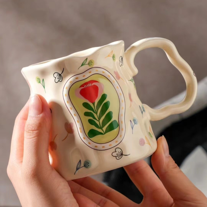 Uus toode Väike punane raamat Raputa Heli Internet Populaarne loominguline käsitsi sõtkuv keraamiline kruus Reklaamkingitus Ühekordne tass Isikupärastatud veekruus meestele ja naistele