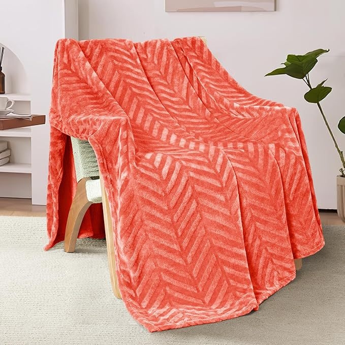 Sustorinta šilta dryžuota skintų gėlių flanelinė antklodė visiems metų laikams universali antklodė miegamajam, sofai, biurui, snukučio formos antklodė