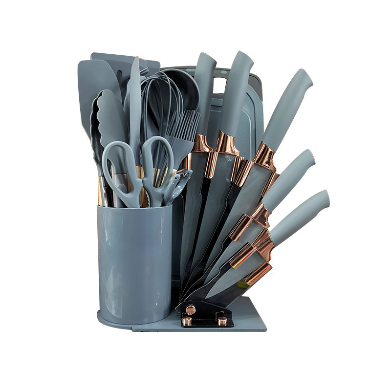 Piiriüleselt hangitud roosakuldne 20-osaline majapidamisriistade komplekt, silikoonist kaabits, õlipintsel, munavahustaja, 19-osaline komplekt