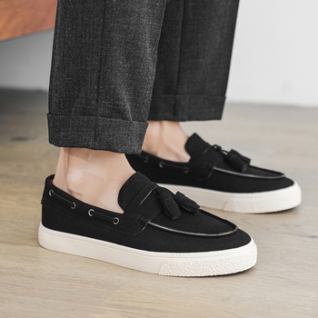 Férfi mokaszinok, bebújós cipők 2025 nyarára, divatos új alkalmi cipők tinédzsereknek