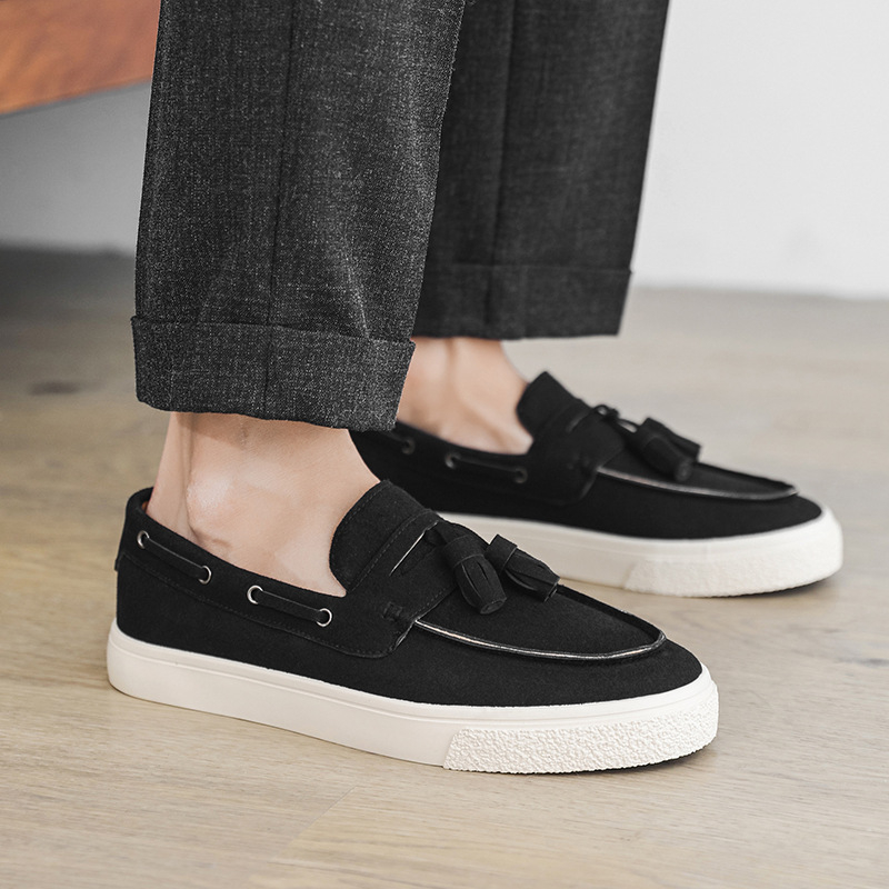 Férfi mokaszinok, bebújós cipők 2025 nyarára, divatos új alkalmi cipők tinédzsereknek