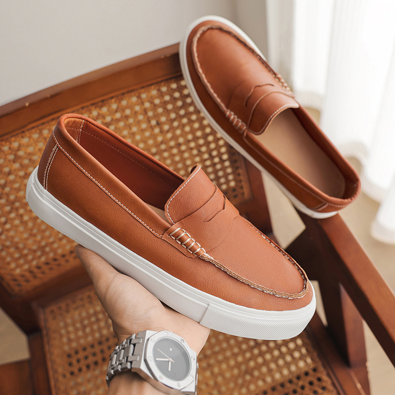 Férfi mokaszinok, bebújós cipők 2025 nyarára, divatos új alkalmi cipők tinédzsereknek