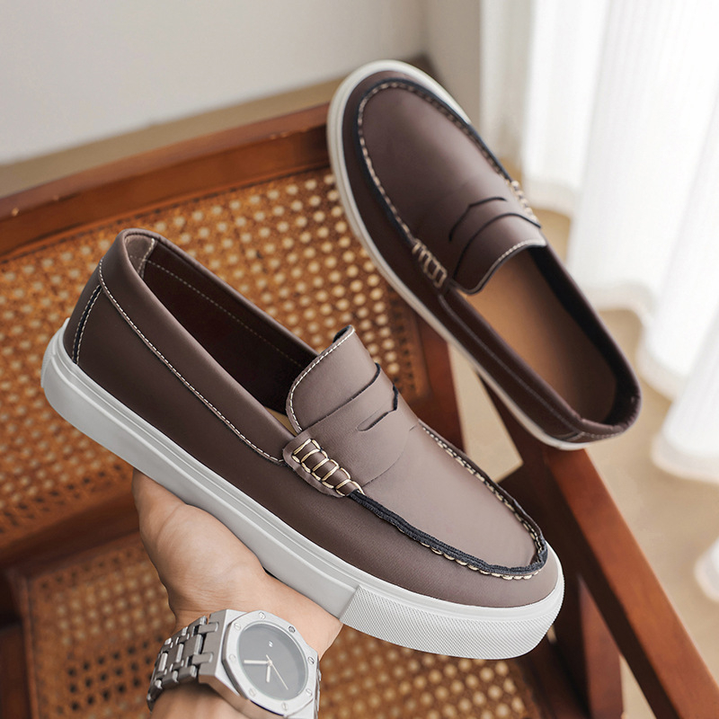 Férfi mokaszinok, bebújós cipők 2025 nyarára, divatos új alkalmi cipők tinédzsereknek