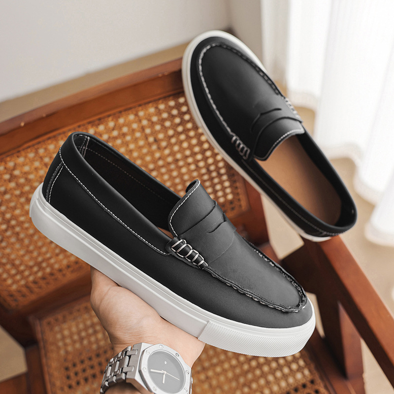 Férfi mokaszinok, bebújós cipők 2025 nyarára, divatos új alkalmi cipők tinédzsereknek