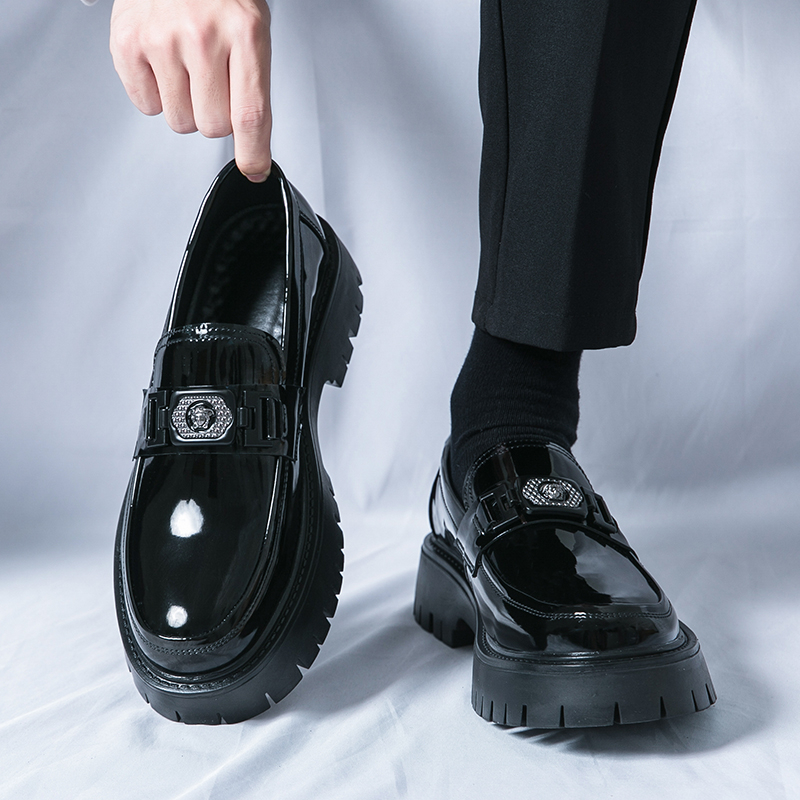 Pantofi sport bărbați, toamna, lucioși, mici, din piele, 2025, respirabili, stil britanic, cu talpă groasă, la modă, din piele, cu un picior