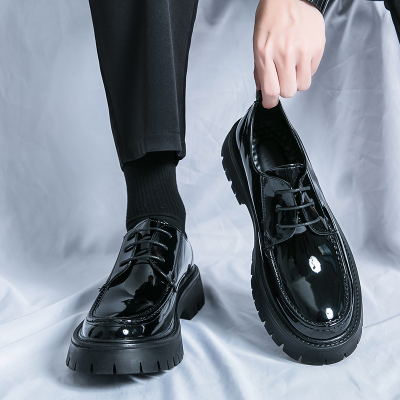 Pantofi sport bărbați, toamna, lucioși, mici, din piele, 2025, respirabili, stil britanic, cu talpă groasă, la modă, din piele, cu un picior