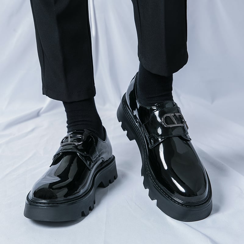 Pantofi sport bărbați, toamna, lucioși, mici, din piele, 2025, respirabili, stil britanic, cu talpă groasă, la modă, din piele, cu un picior