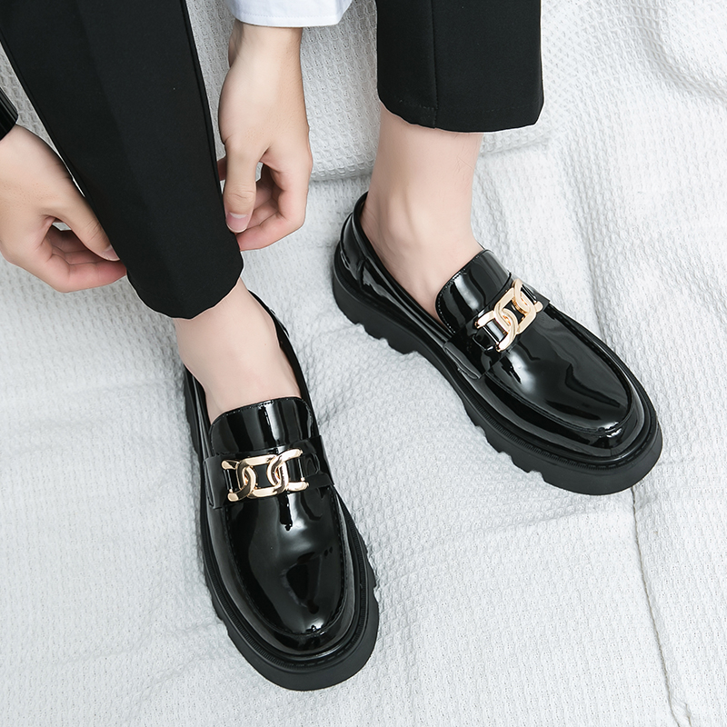 Pantofi sport bărbați, toamna, lucioși, mici, din piele, 2025, respirabili, stil britanic, cu talpă groasă, la modă, din piele, cu un picior