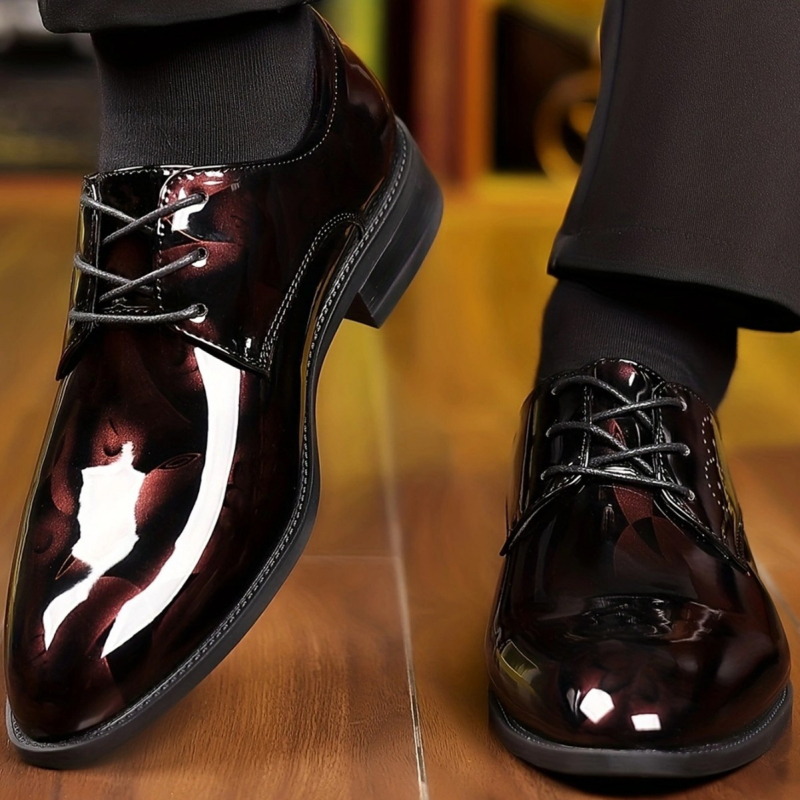 Férfi hegyes szárú üzleti alkalmi cipők Divatos és divatos hétköznapi bőrcipők Új érkezés Fényes felületű, kopásálló, minden mérkőzéshez illeszkedő, alacsony szárú férfi cipők
