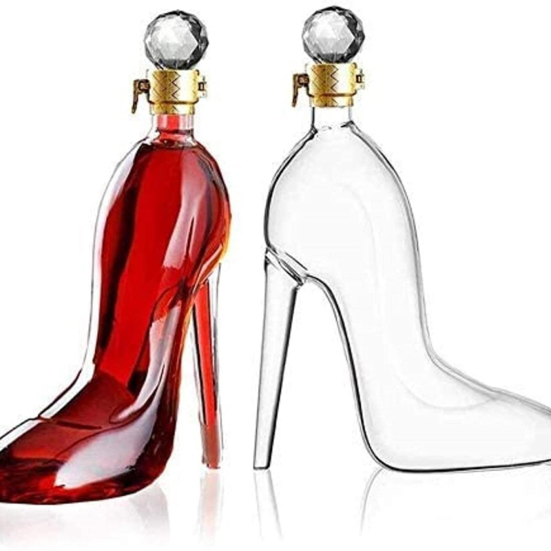 Gyártói kellékek magas sarkú cipőkhöz, pohár borhoz, lezárt üveghez, sűrített vörösboros üveghez, whiskys dekantálóhoz