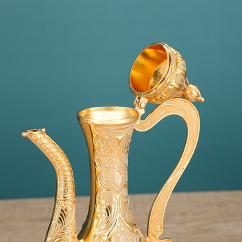 Europietiško vyno rinkinys, buitinių baltojo vyno taurių rinkinys, metalinė retro kolba ir vyno taurė, rusiškų šventinto vandens indų rinkinys, papuošalai