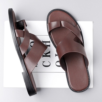 Tengerparti, minden mérkőzésre alkalmas francia stílusú páros papucsok, férfi 2025-ös nyári új stílusú külső viselet, csúszásgátló, alkalmi, divatos, felpattintható szandálok és papucsok