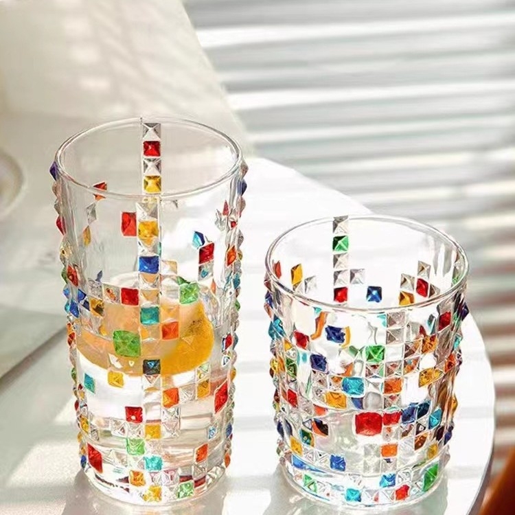 Festett, kézzel szőtt üvegből készült, fülkés háztartási pohár, női teáspohár, ivóital-pohár, whiskys söröspohár