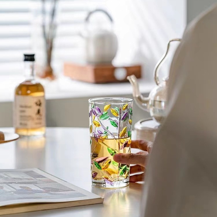 Festett, kézzel szőtt üvegből készült, fülkés háztartási pohár, női teáspohár, ivóital-pohár, whiskys söröspohár