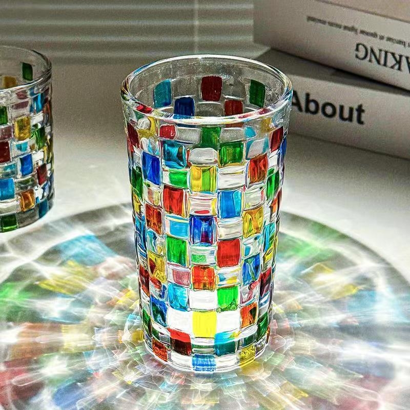 Festett, kézzel szőtt üvegből készült, fülkés háztartási pohár, női teáspohár, ivóital-pohár, whiskys söröspohár