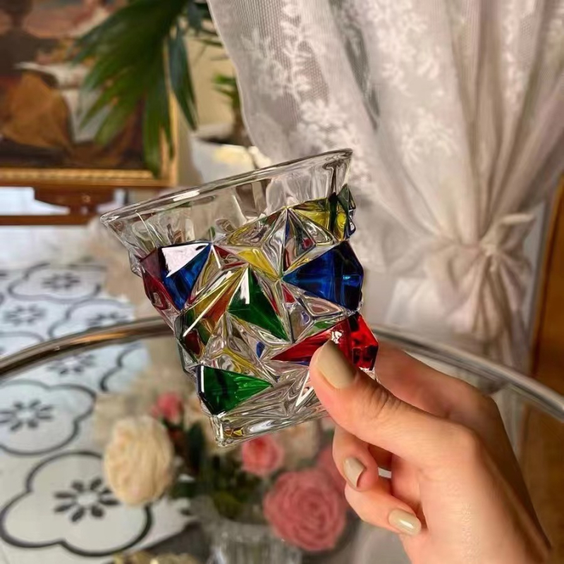 Festett, kézzel szőtt üvegből készült, fülkés háztartási pohár, női teáspohár, ivóital-pohár, whiskys söröspohár