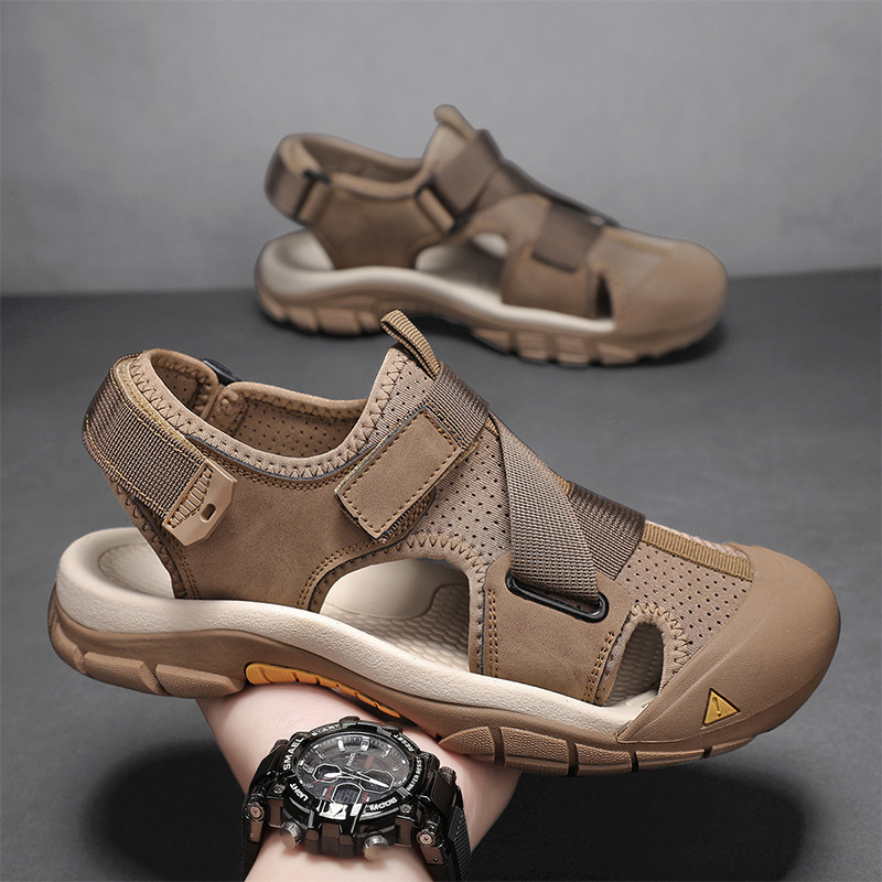 Uued suvemudelid turul, risti rihmaga sandaalid, takjapaelaga retrosussid, vabaaja ülerõivad, rannasandaalid