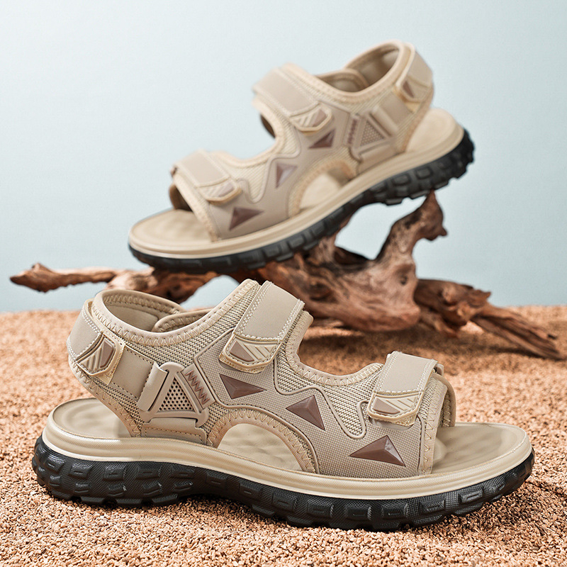 2025 tavaszi és nyári férfi új, nyitott orrú, divatos, mindenhez illő, mindennapi, hétköznapi, tépőzáras férfi szandál