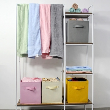 Κουτί αποθήκευσης υφασμάτινων ρούχων Πτυσσόμενο τετράγωνο κουτί αποθήκευσης οικιακών ρούχων από μη υφασμένο ύφασμα για ντουλάπα χονδρικής