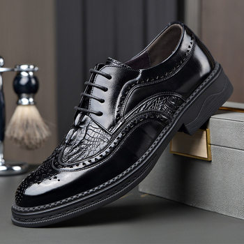 Brogue férfi cipők valódi bőr üzleti formális brit faragott férfi bőr cipők fűzős divatos sokoldalú lélegző cipők