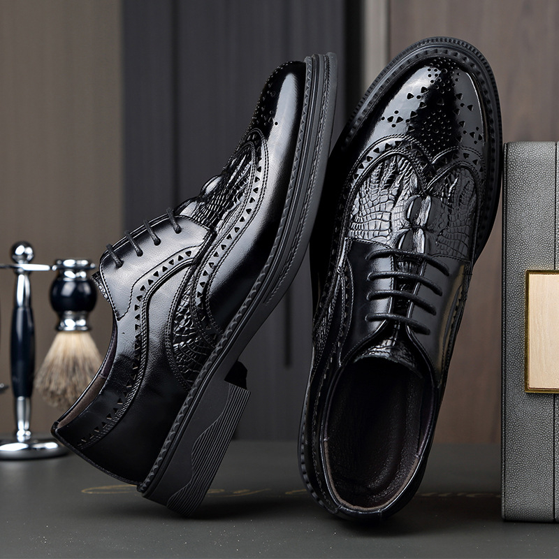 Brogue férfi cipők valódi bőr üzleti formális brit faragott férfi bőr cipők fűzős divatos sokoldalú lélegző cipők