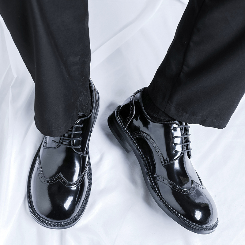 2025 Új Brit Brogue Alkalmi Trendi Lélegző Divat Hegyes Orrú Férfi Cipők hivatalos Üzleti Cipők 53301-R