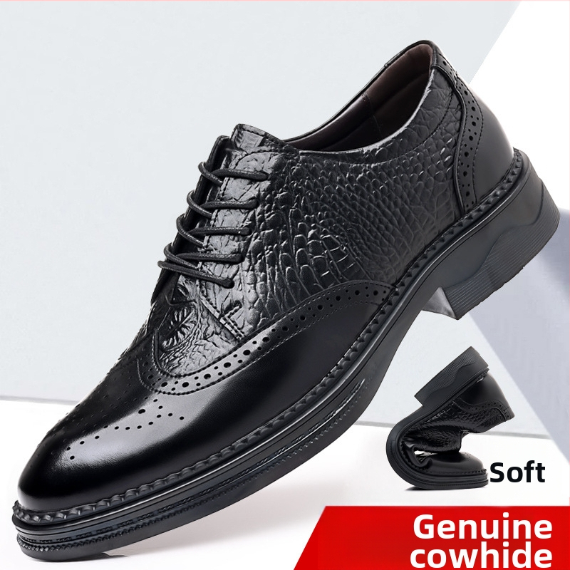 Jarné a jesenné nové obchodné formálne kožené topánky pánske ležérne brogue vyrezávané pánske topánky priedušné šnurovacie svadobné topánky trendy pánske