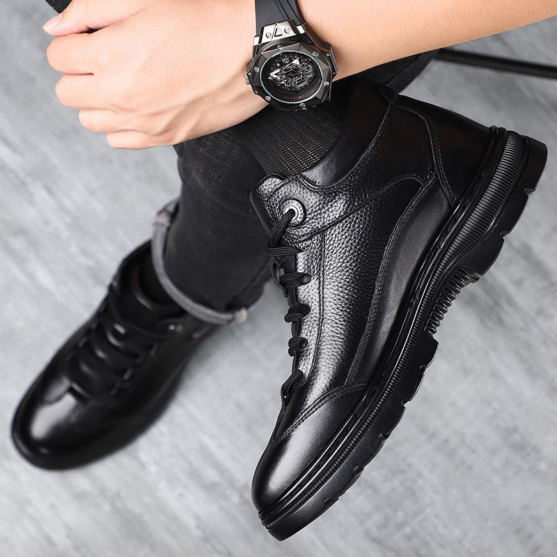 Férfi cipők új első rétegű marhabőr férfi téli alkalmi pamut cipő divatos polár béléssel meleg és kényelmes csúszásmentes hótaposó