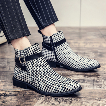 Nauji vyriški mados „Houndstooth“ stiliaus trumpi aulinukai, europietiški ir amerikietiški, dideli dydžiai, aukštakulniai, sagtimi užsegami, odiniai batai, britiško stiliaus, vyriški aulinukai, skirti podiumui.