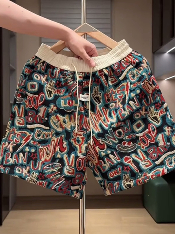 Vara fire vopsite jacquard alfabet graffiti pantaloni scurți bărbați la modă la modă frumos pantaloni de plajă all-match pentru bărbați
