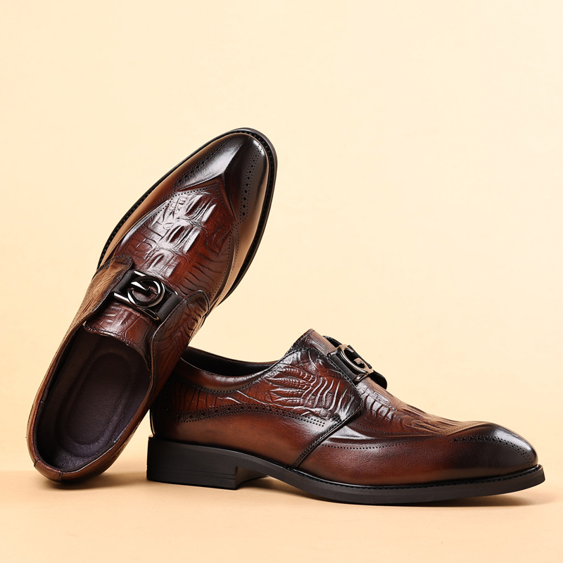 Új, elegáns bőrcipők, férfi valódi bőr üzleti alkalmi férficipők, brit stílusú, bebújós, faragott cipők