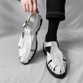 Divatos retró kerek orrú, üreges római szandál férfiaknak, alkalmi strandcipők, sokoldalúak a 2025-ös nyárra, új