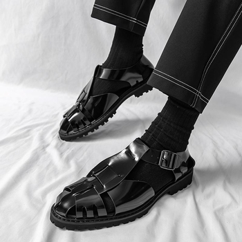 Μοντέρνα ρετρό ρωμαϊκά σανδάλια με στρογγυλή μύτη για άνδρες, casual παπούτσια θαλάσσης, ευέλικτα για το καλοκαίρι του 2025, νέα