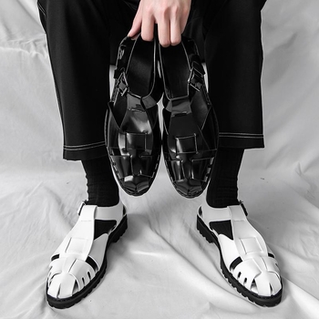 Μοντέρνα ρετρό ρωμαϊκά σανδάλια με στρογγυλή μύτη για άνδρες, casual παπούτσια θαλάσσης, ευέλικτα για το καλοκαίρι του 2025, νέα