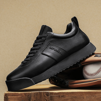 2025-ös tervezői Four Seasons fekete harcos bőr lélegző Forrest Gump cipő csúszásmentes kültéri munkaruházat alkalmi férfi cipő divatos